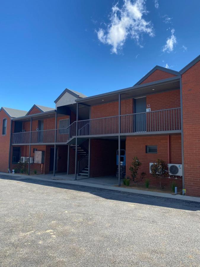 Railway Motel Myrtleford Buitenkant foto